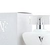 Perfume da Virginia: O VF Bloom é um dos mais famosos da marca, carregando consigo acordes florais e frutados de coco, pêssego, além de rosa, jasmim e âmbar.
