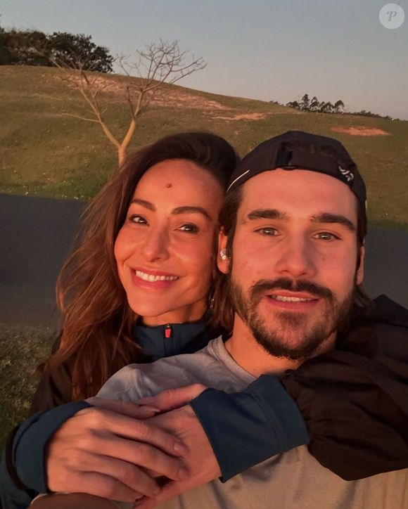 Pela primeira vez juntos em um programa de televisão, a apresentadora e o ator compartilham histórias inéditas do relacionamento, falam sobre os desafios da vida a dois e seus novos projetos profissionais