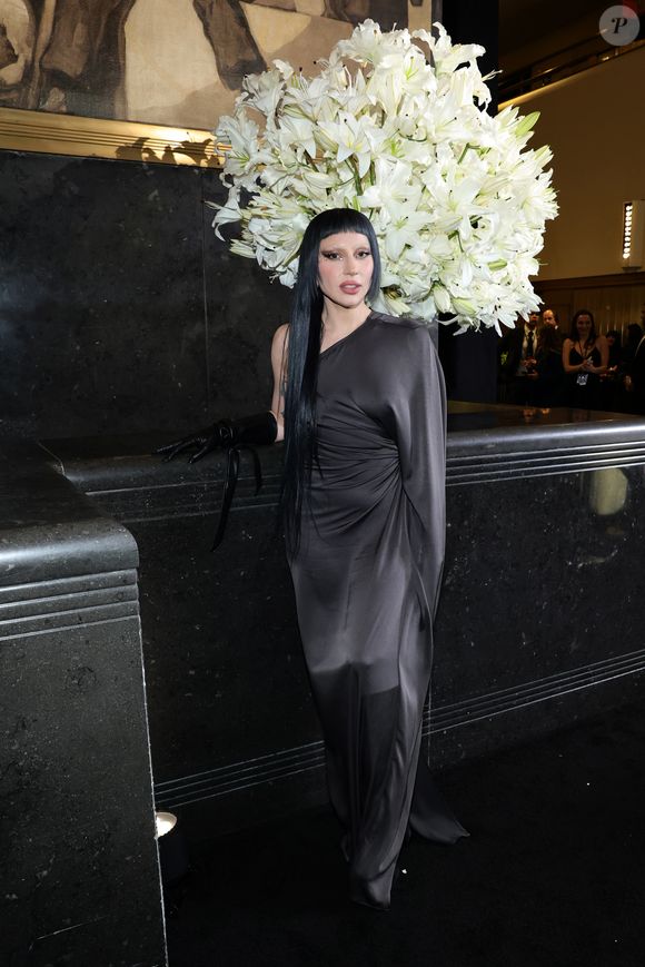 Antes e depois de Lady Gaga: 50 fotos que comprovam a evolução da moda e beleza da cantora desde 2005