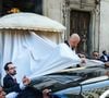 Segundo informações da coluna Veja Gente, assinada por Valmir Moratelli, a chegada de Giulia Be à Igreja Nossa Senhora do Carmo da Antiga Sé, no Centro do Rio de Janeiro, foi marcada por uma estratégia para evitar fotos da cantora. Com a ajuda de seguranças, um enorme pano branco foi colocado na entrada do templo para cobrir o trajeto entre o carro e a igreja, enquanto curiosos acompanhavam a movimentação na calçada durante o casamento com Conor Kennedy, realizado no sábado (10)