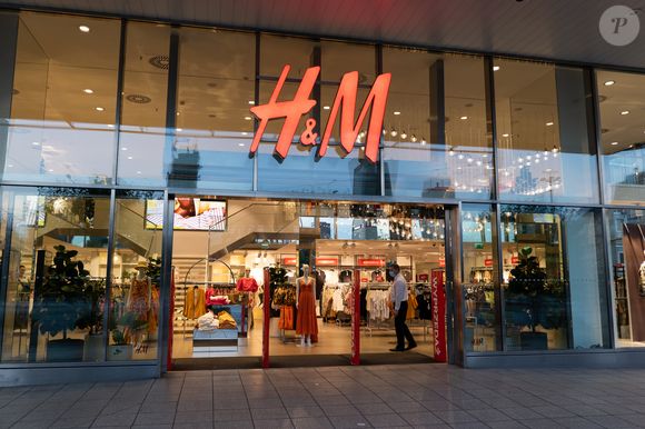 H&M Brasil inaugura primeira loja 23 de agosto de 2025