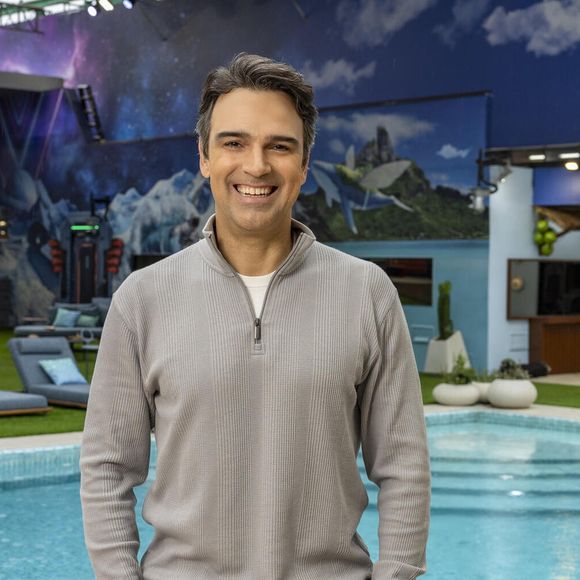 Tadeu Schmidt causou euforia nas redes sociais após citar ‘Bridgerton’, da Netflix, no discurso de eliminação do terceiro Paredão do ‘BBB 26’
