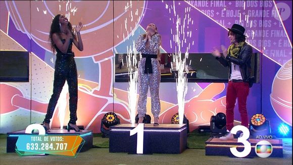 Ao vencer o BBB 21, Juliette também escolheu prateado em seu look
