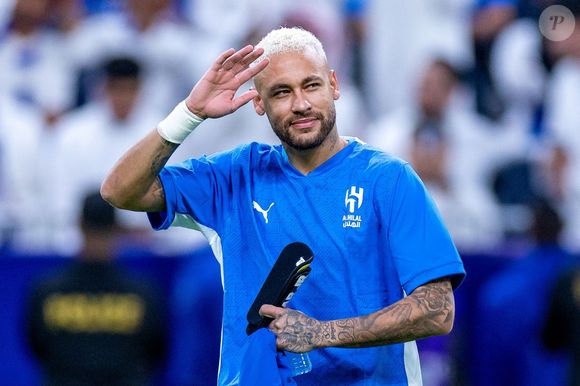 Neymar fora no Al-Hilal. Jogador vai retornar ao Santos após 12 anos e passagem fracassada pelo clube árabe