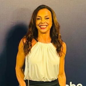 Joyce em 'História de Amor', Carla Marins revela qual sua única cirurgia estética e explica: 'Não quero ser jovem de novo'