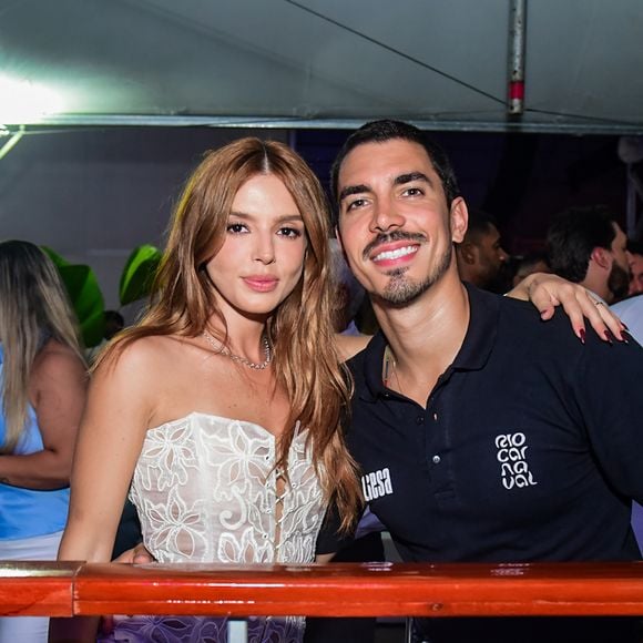 Giovanna Lancellotti e o marido, Gabriel David, acompanharam de perto o minidesfile