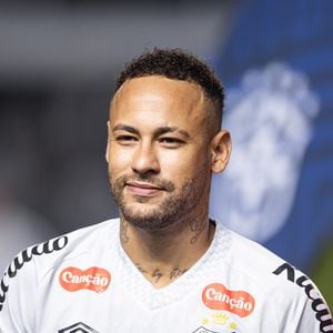 Neymar se lesionou às vésperas do fim do Campeonato Brasileiro. O Santos corre risco de rebaixamento
