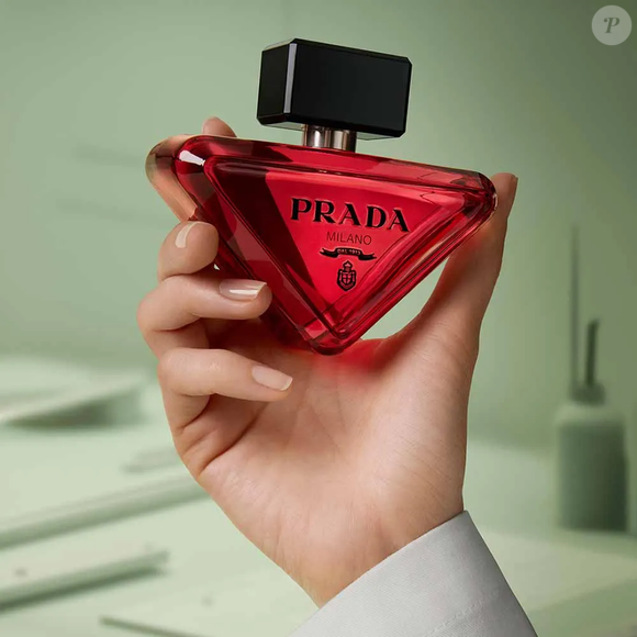 Prada Paradoxe Radical Essence é o mais marcante e intenso da linha
