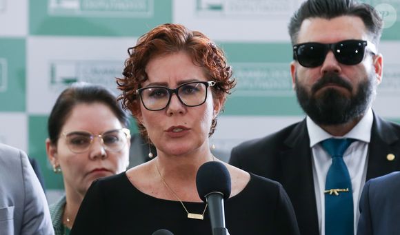 A deputada federal Carla Zambelli (PL-SP) foi presa nesta terça-feira (29) na Itália