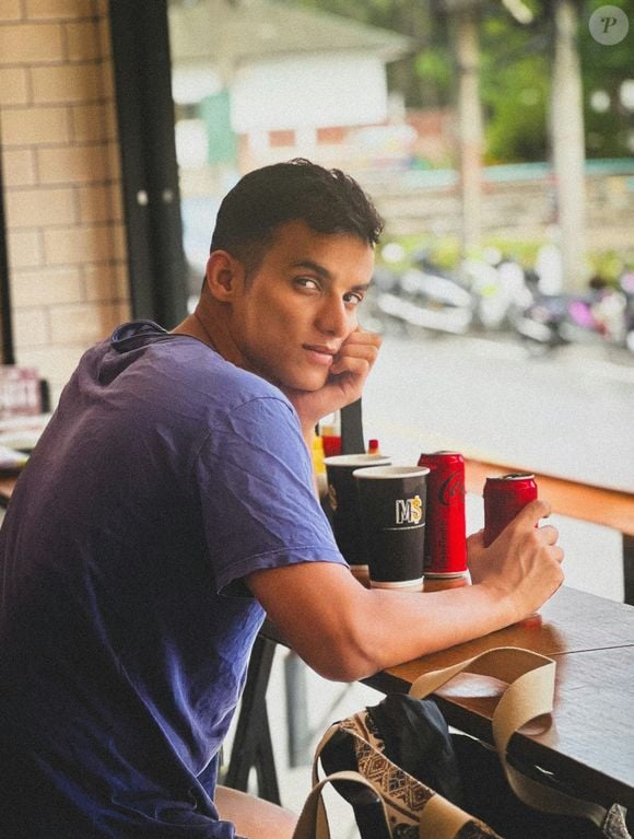 De acordo com o filósofo, nós interpretamos a realidade a partir de estruturas mentais que já carregamos