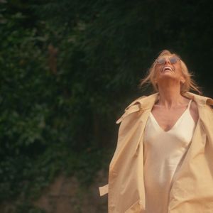 Adriane Galisteu afirma que teve uma mesada cortada após a morte do piloto, em maio de 1994