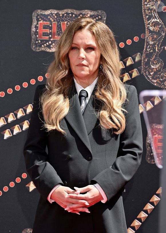 No livro 'Rumo ao grande mistério: Memórias', lançado em 2024, Lisa Marie Presley comentou detalhes íntimos de seu relacionamento com Michael