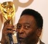 Antes, o troféu era a Taça Jules Rimet, que foi descontinuado após a vitória do Brasil na Copa do Mundo de 1970. Na época, como regra da FIFA, o país que ganhasse a Copa três vezes ficava com a taça de forma definitiva