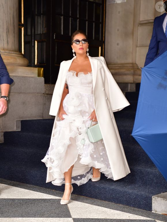 Antes e depois de Lady Gaga: 50 fotos que comprovam a evolução da moda e beleza da cantora desde 2005