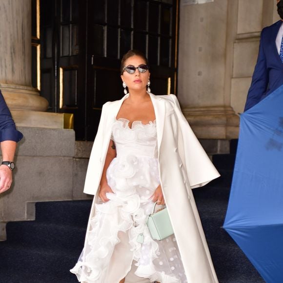 Antes e depois de Lady Gaga: 50 fotos que comprovam a evolução da moda e beleza da cantora desde 2005