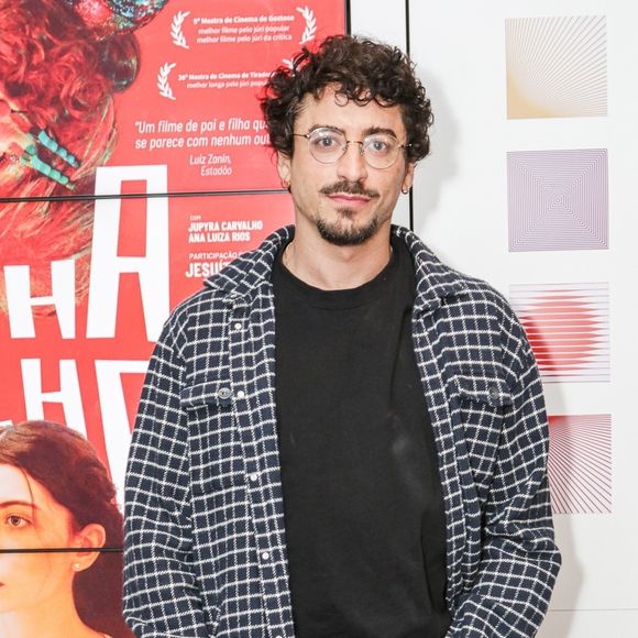 Para encarar o papel do icônico cantor no cinema, Jesuíta Barbosa, que era assim, teve que mudar completamente seu corpo e aparência