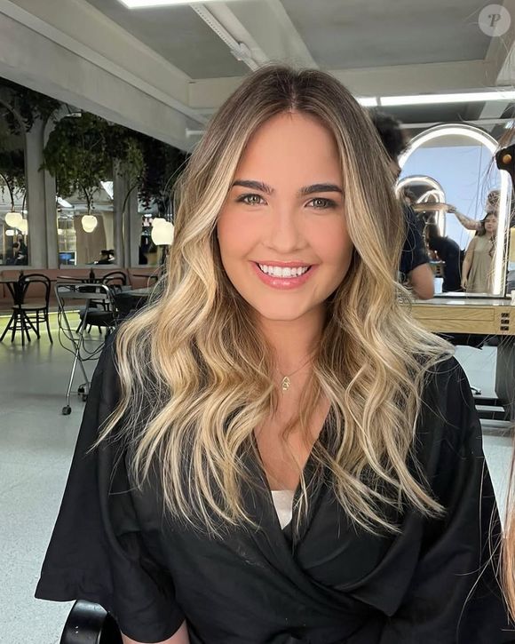 Após ser detida, Amanda, mulher de Henrique, dupla de Juliano, pagou fiança de 500 dólares - cerca de R$ 2.6 mil