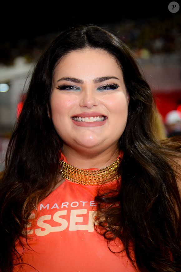 A atriz e modelo plus size Mayara Russi, que pode ser vista no elenco de ‘Verdades Secretas II’, se revoltou com falas de Rico Melquíades sobre pessoas gordas