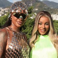 7h após desfile na Beija-Flor, Brunna Gonçalves estica Carnaval 2025 em bloco da mulher, Ludmilla, e é paparicada por 1ª gravidez. Fotos!