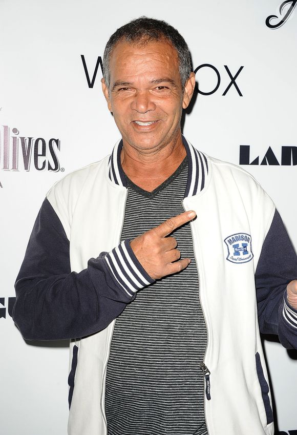 Pai de Rihanna, Ronald Fenty, morreu aos 70 anos em Los Angeles, segundo o TMZ