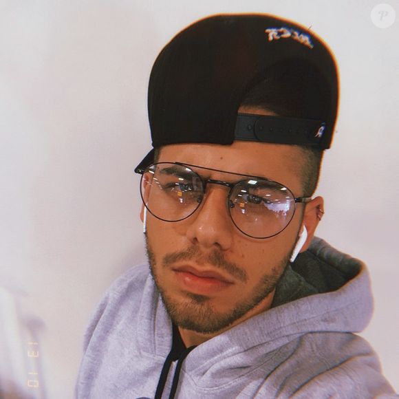 Já viram Zé Felipe de óculos? Seja com lente de grau ou não, cantor fica bem diferente com eles