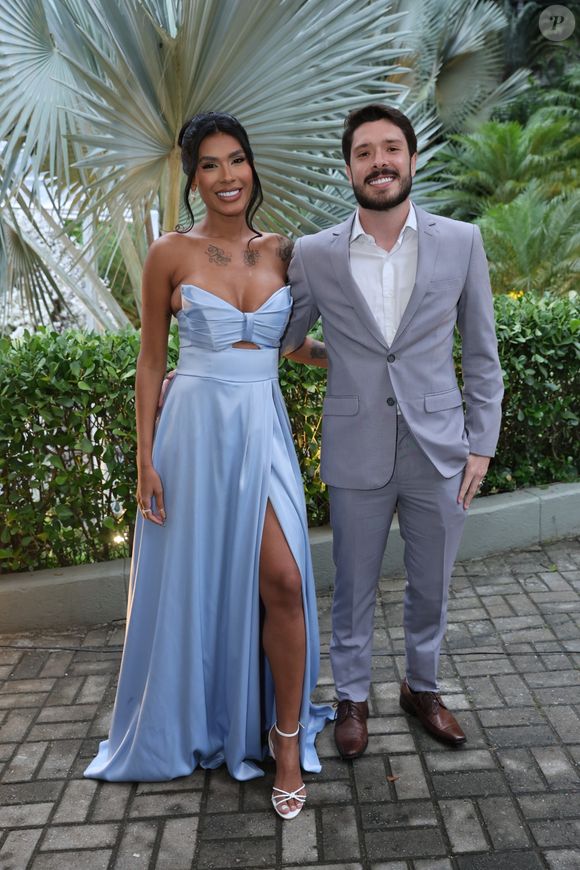 Noivos há seis anos, o término de Pocah e Ronan Souza foi confirmado após rumores circularem nas redes sociais