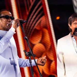 Roberto Carlos evitou cantar o trecho ‘chuva ruim’ na música ‘Chove Chuva’, atitude que o convidado Jorge Ben Jor também repetiu