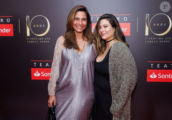 Valéria Monteiro e a filha, Vitória, fizeram rara aparição juntas em público