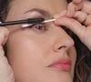 Um truque simples com cotonete está conquistando mulheres 50+ ao prometer cílios mais curvados desde a raiz, sem a necessidade de usar curvex e com um acabamento mais elegante