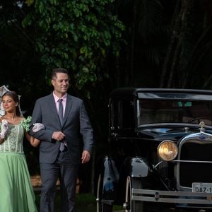 Maria Sophia se juntou aos pais, Pedro Leonardo e Thais Gebelein, em ensaio fotográfico especial pré festa de 15 anos