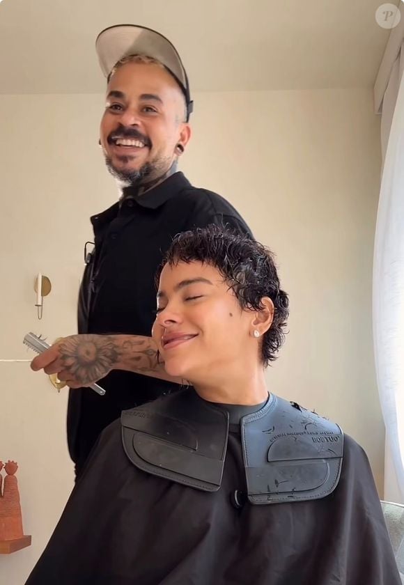 Atriz Bella Campos em visual diferente para novos trabalhos