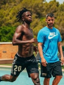 Câmera hiperbárica, neuromodulação e série de treinos intensas: a rotina de treinos que fez Vini Jr. sair de uma lesão complicada para ser o maior nome da Seleção na Copa 2026