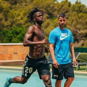Câmera hiperbárica, neuromodulação e série de treinos intensas: a rotina de treinos que fez Vini Jr. sair de uma lesão complicada para ser o maior nome da Seleção na Copa 2026