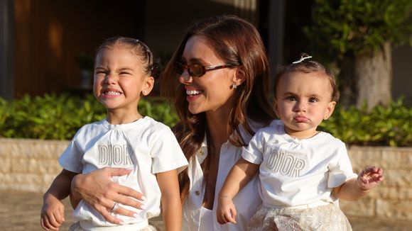 Lookinhos da Dior de mais de R$ 1,4 mil: filhas de Neymar e Bruna Biancardi roubam a cena em festa de aniversário de Vicky, filha de Roberto Justus e Ana Paula Siebert. Fotos!