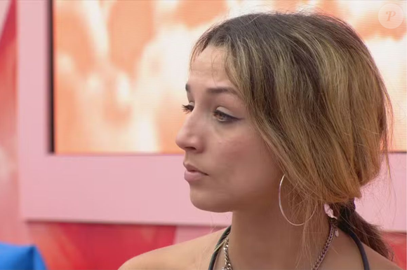 Samira, do Big Brother Brasil 26, viralizou nas redes após internautas descobrirem que seu nome completo coincide com personagens da novela O Clone, sucesso da TV brasileira com Solange Couto