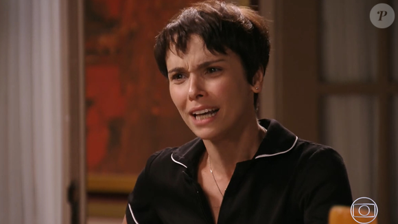 Na novela 'Avenida Brasil', a personagem de Nina/Rita (Débora Falabella), se infiltrou propositalmente na casa de Tufão (Murilo Benício), para montar sua armadilha e vingança contra Carminha (Adriana Esteves).