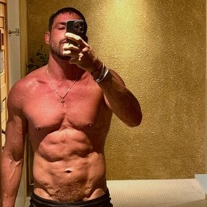 O ator Cauã Reymond também revelou que está tomando caldo de rã para dar um 'up' em sua saúde e imunidade