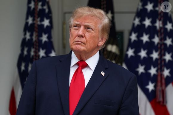 Um relatório divulgado por congressistas democratas dos Estados Unidos aponta uma grave acusação contra Donald Trump: o presidente norte-americano teria estuprado Beatrice Keul, ex-Miss Suíça, em 1993. Segundo o documento, obtido pela revista People e divulgado pela Revista Monet, a modelo teria descrito a suposta agressão como 'brutal'