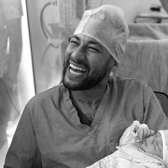 Neymar comemora o nascimento de mais uma filha, Mel