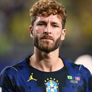 Léo Pereira também se manteve concentrado na Copa do Mundo e não deixou o namoro escapar