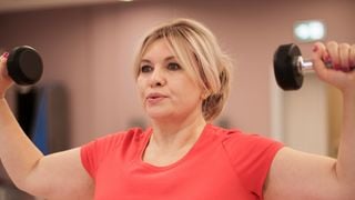 Noelia Rodríguez, personal trainer: 'Com esta rotina de três exercícios simples que podem ser feitos em casa, você tonificará os tríceps e evitará braços flácidos'