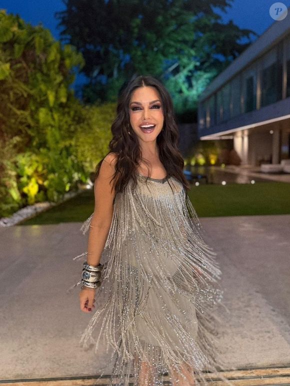 "Nada de modinha, nada de radical! E não cortei alimento, porque não acho certo. Foi tudo no seu tempo", disse Thaís Fersoza