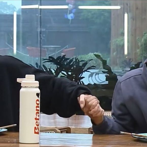 Michelle Barros e Shia conversaram sobre seus sentimentos em 'A Fazenda 17'