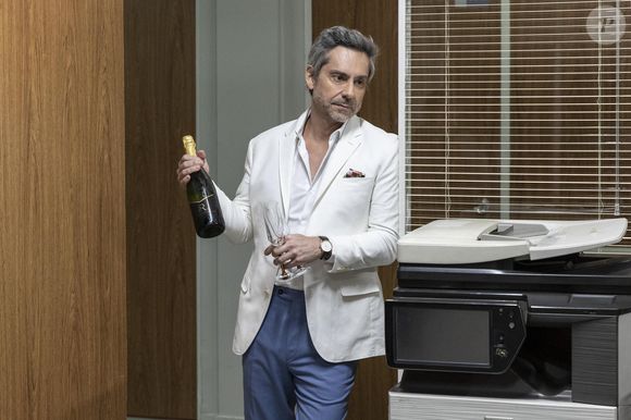 Alexandre Nero como Stênio em 'Travessia', trama das nove de Gloria Perez