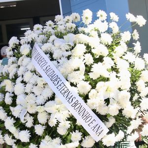 Boninho e Ana Furtado enviaram coroas de flores para velório de Manoel Carlos