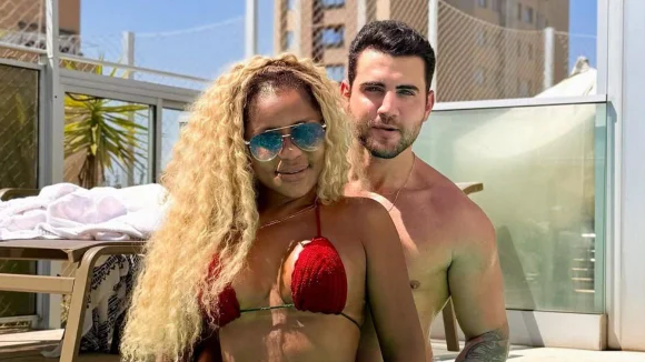 Cariúcha traiu o namorado? Alexis Couto esclarece rumor de infidelidade da apresentadora do SBT e revela motivo do término após 2 meses juntos