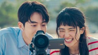Sou fã de comédias românticas coreanas e acabei de descobrir uma joia escondida no catálogo da Netflix: prende a atenção desde o minuto 1 e dá para assistir em um fim de semana