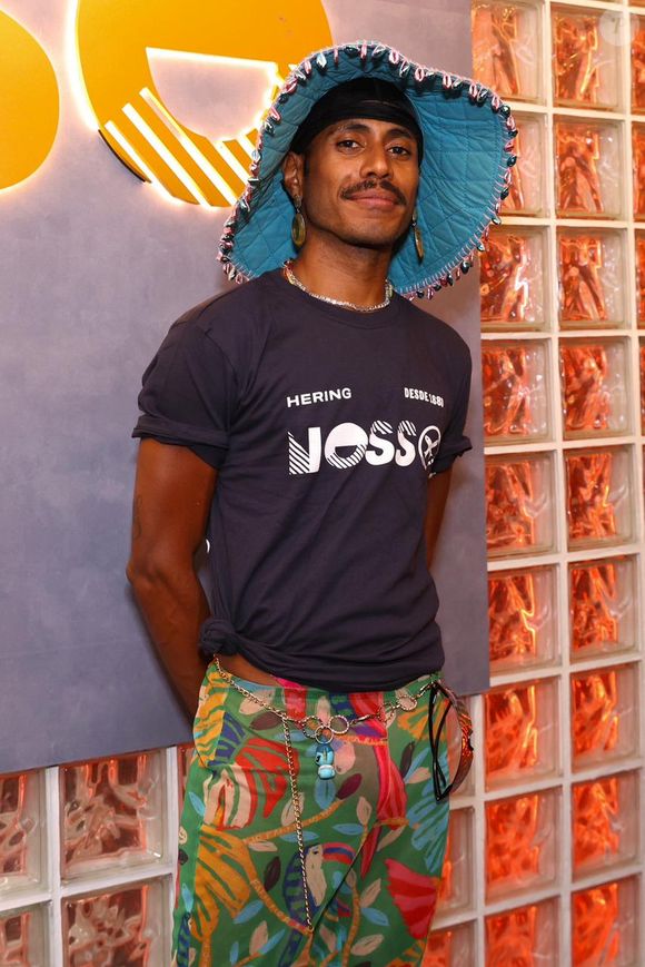 Ícaro Silva já deu início aos trabalhos de pré-produção e mudou o visual