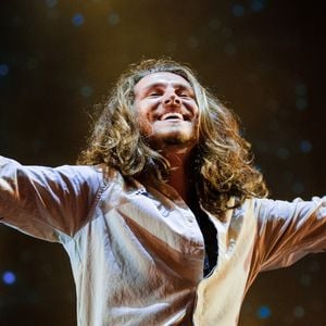 Entrevista: Vitor Kley encontra o 'pote de ouro' em 'As Pequenas Grandes Coisas' e faz homenagem emocionante ao pai em novo álbum