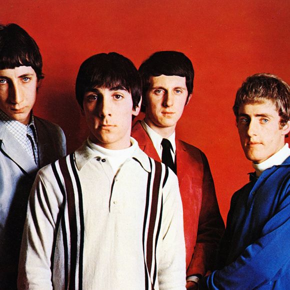 14. The Who (2017) - Veteranos do rock britânico, os integrantes da banda exigiram 100 toalhas brancas de banho e 20 toalhas pretas de rosto. Além disso, pediram vodca de batata, mel Manuka importado da Nova Zelândia, água tônica indiana, gengibre, beterraba e cenouras orgânicas para sucos naturais. Como toque final, solicitaram o endereço de lojas de instrumentos musicais no Rio de Janeiro.